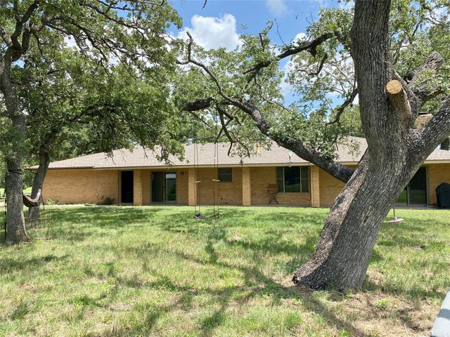 1093 County Road 205 RD, Giddings, TX 78942
