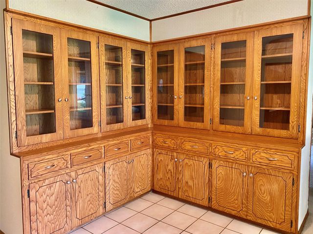 1093 County Road 205 RD, Giddings, TX 78942