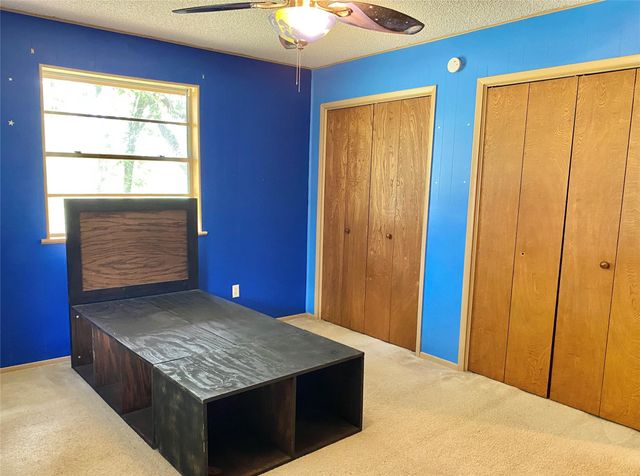 1093 County Road 205 RD, Giddings, TX 78942