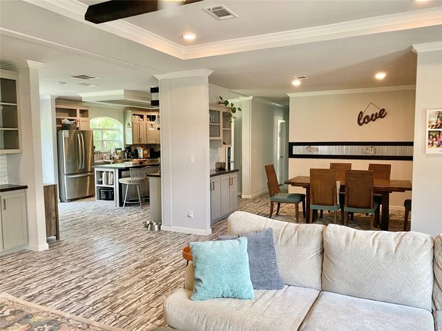 1093 County Road 205 RD, Giddings, TX 78942