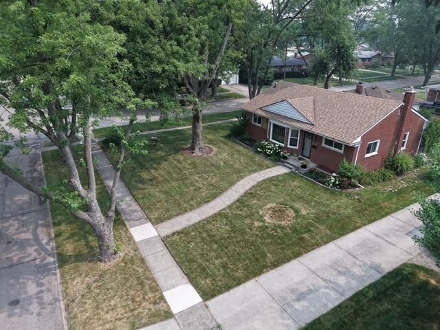31180 E Rutland Street, Beverly Hills, MI 48025