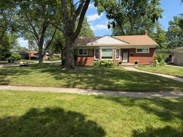 31180 E Rutland Street, Beverly Hills, MI 48025