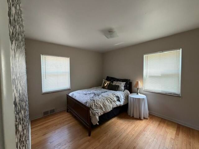 31180 E Rutland Street, Beverly Hills, MI 48025