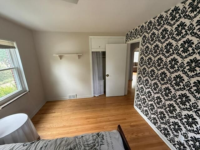 31180 E Rutland Street, Beverly Hills, MI 48025