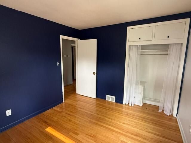 31180 E Rutland Street, Beverly Hills, MI 48025