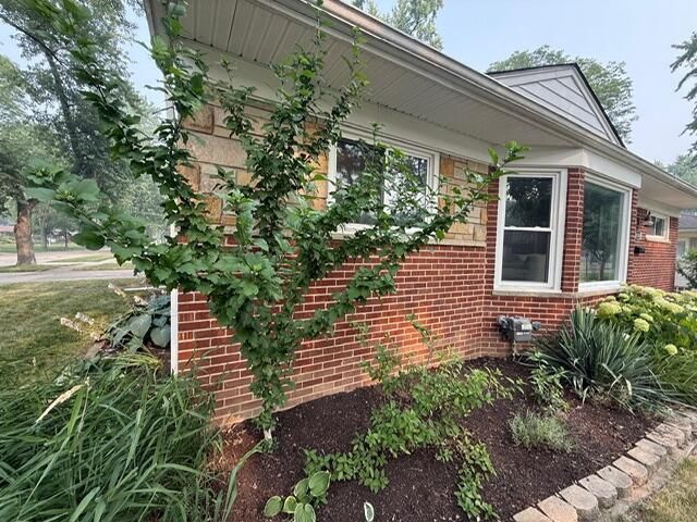 31180 E Rutland Street, Beverly Hills, MI 48025