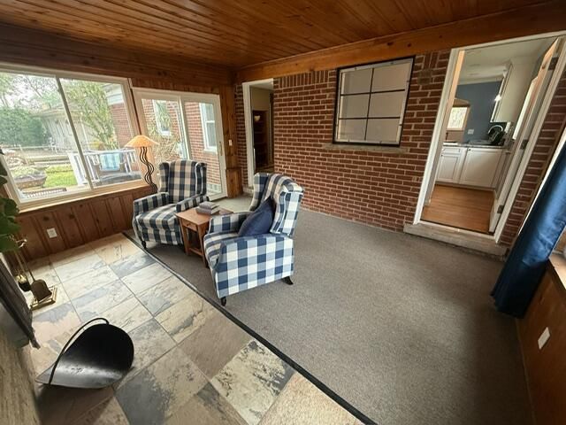 31180 E Rutland Street, Beverly Hills, MI 48025