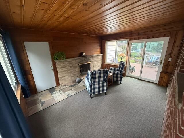 31180 E Rutland Street, Beverly Hills, MI 48025