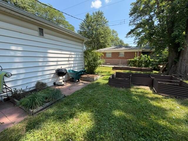 31180 E Rutland Street, Beverly Hills, MI 48025