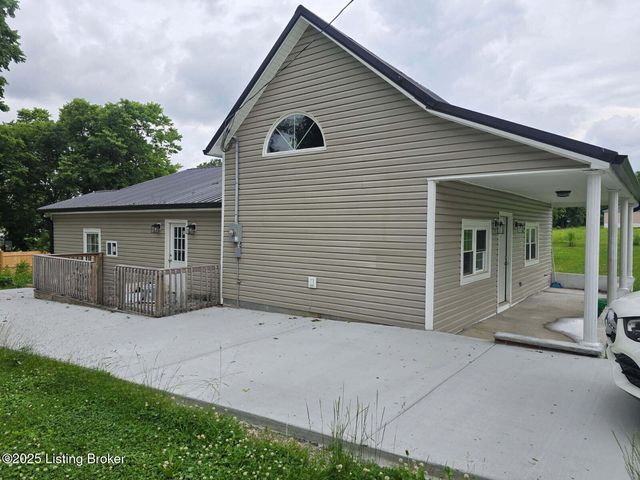 205 Broadway St, Chaplin, KY 40012