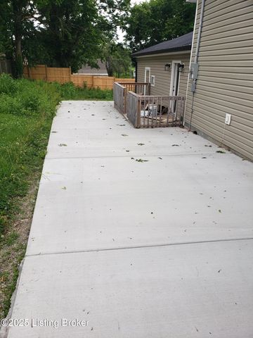 205 Broadway St, Chaplin, KY 40012