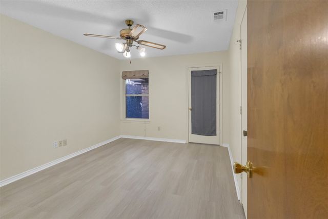 421 Pebblecreek Drive, Garland, TX 75040