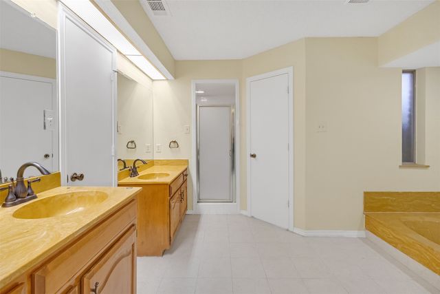 421 Pebblecreek Drive, Garland, TX 75040