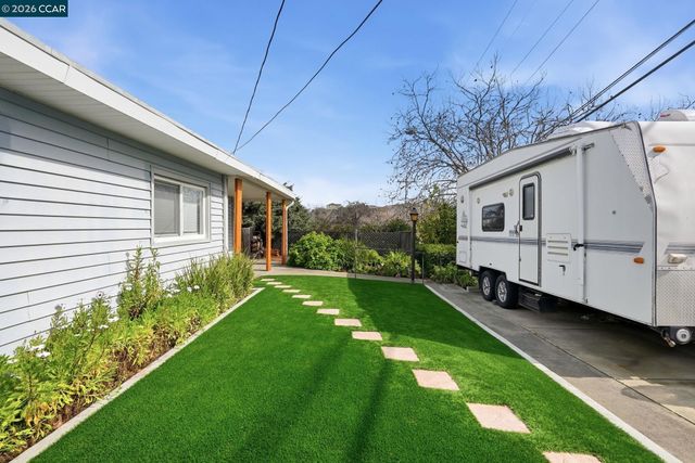 9 Morello Heights Dr, Martinez, CA 94553