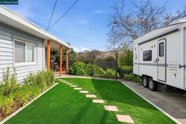 9 Morello Heights Dr, Martinez, CA 94553