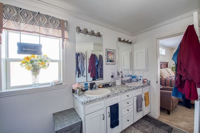 16 Jason Way 16, West Bridgewater, MA 02379