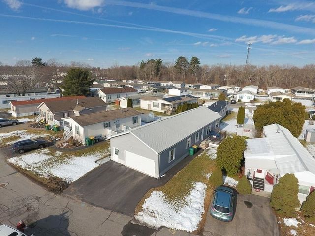 16 Jason Way 16, West Bridgewater, MA 02379