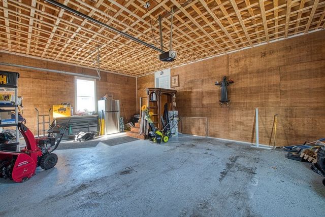 16 Jason Way 16, West Bridgewater, MA 02379