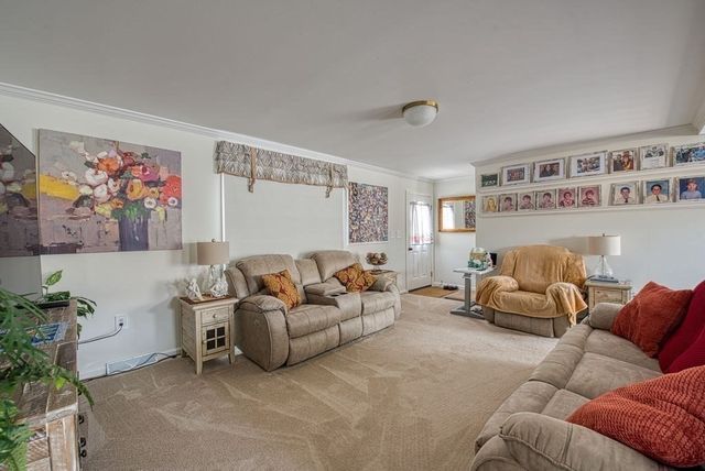 16 Jason Way 16, West Bridgewater, MA 02379