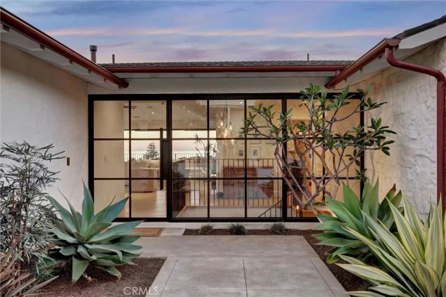 4 S Vista De La Luna, Laguna Beach, CA 92651