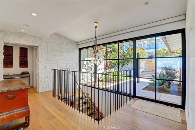 4 S Vista De La Luna, Laguna Beach, CA 92651