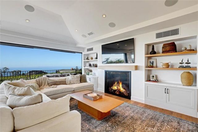 4 S Vista De La Luna, Laguna Beach, CA 92651