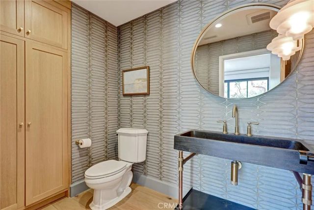 4 S Vista De La Luna, Laguna Beach, CA 92651