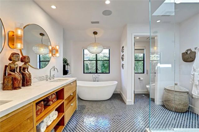 4 S Vista De La Luna, Laguna Beach, CA 92651