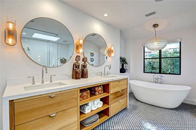 4 S Vista De La Luna, Laguna Beach, CA 92651