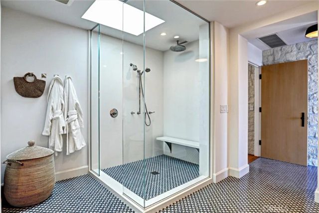 4 S Vista De La Luna, Laguna Beach, CA 92651