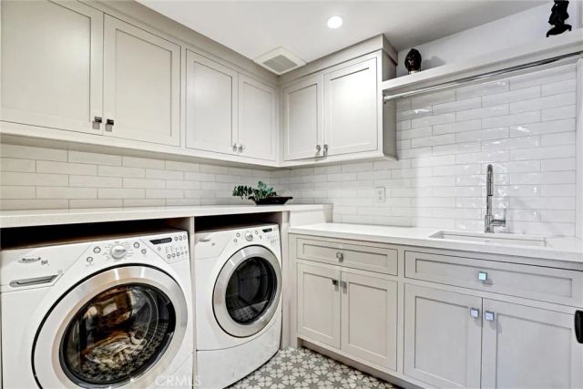 4 S Vista De La Luna, Laguna Beach, CA 92651