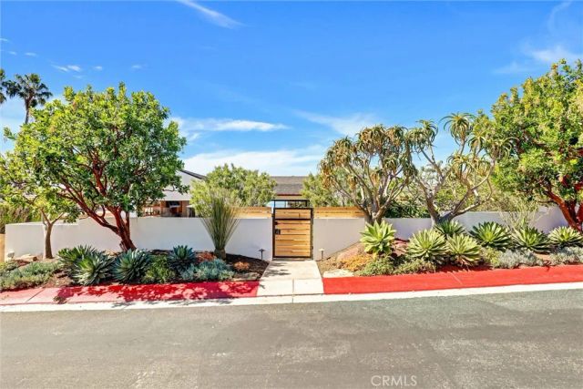 4 S Vista De La Luna, Laguna Beach, CA 92651