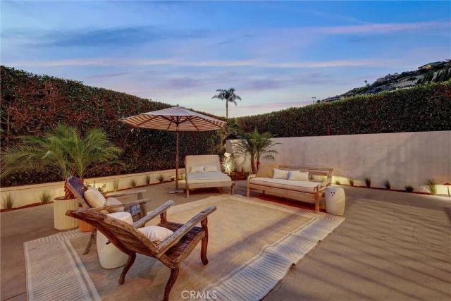 4 S Vista De La Luna, Laguna Beach, CA 92651