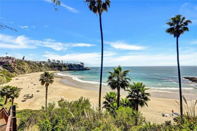 4 S Vista De La Luna, Laguna Beach, CA 92651