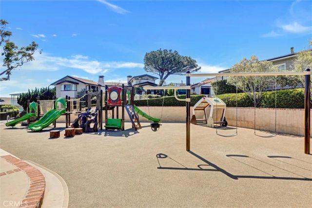 4 S Vista De La Luna, Laguna Beach, CA 92651