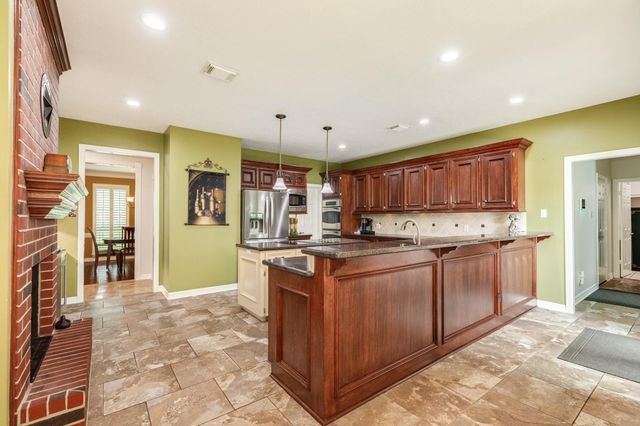 14618 Sandy Creek Drive, Houston, TX 77070