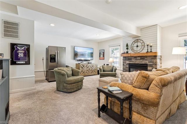 4 Canter CT, Newport News, VA 23602