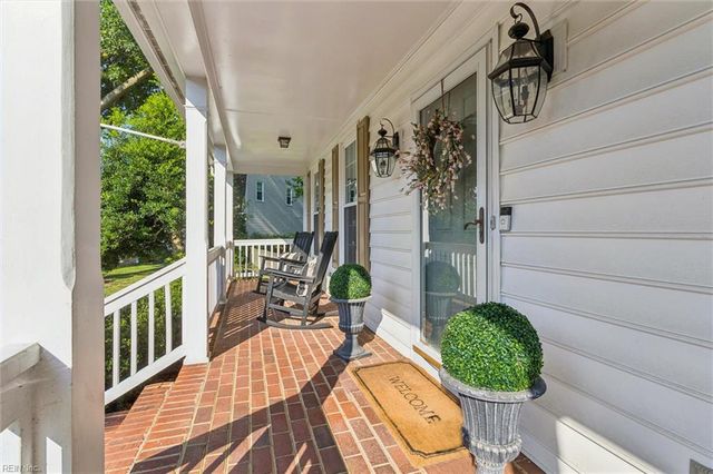 4 Canter CT, Newport News, VA 23602