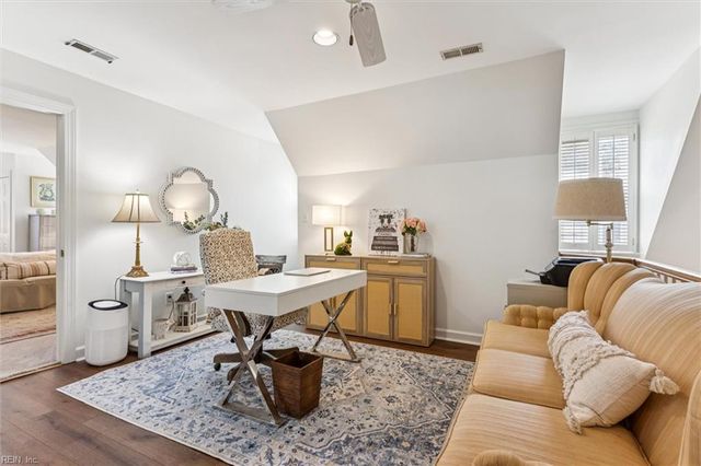 4 Canter CT, Newport News, VA 23602