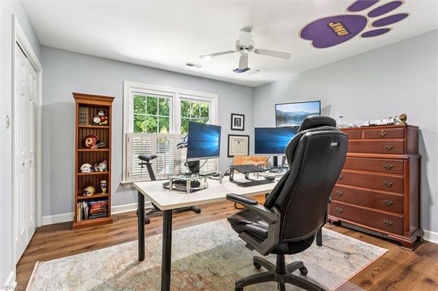 4 Canter CT, Newport News, VA 23602