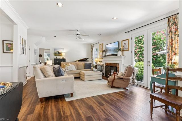 4 Canter CT, Newport News, VA 23602