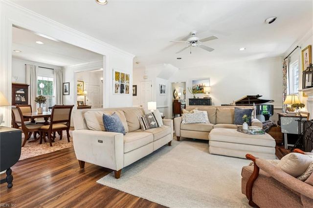 4 Canter CT, Newport News, VA 23602