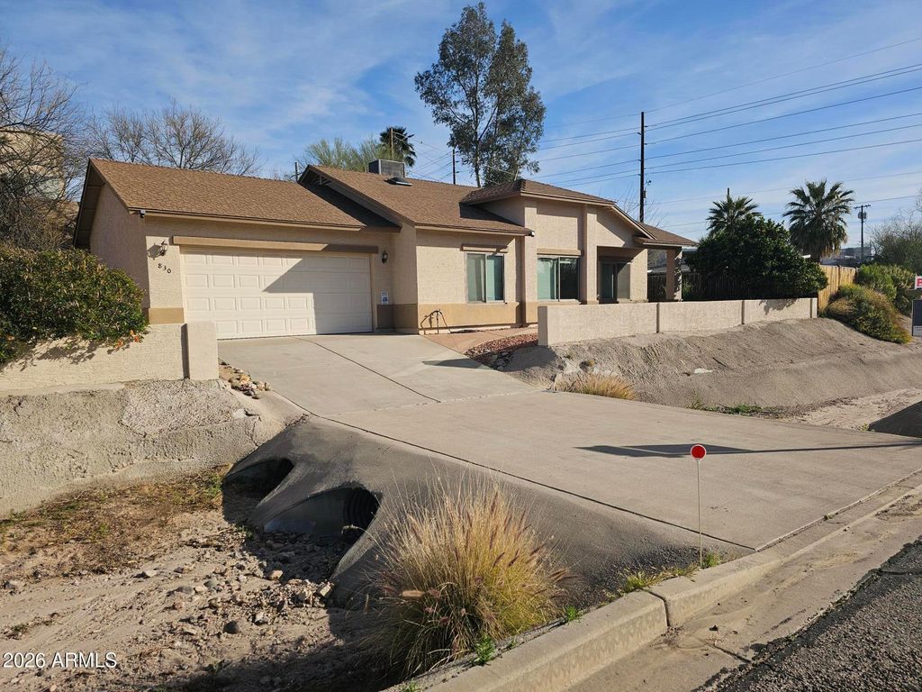 Image 2 of property listing at 830 W AMERICA Street, Wickenburg, AZ 85390