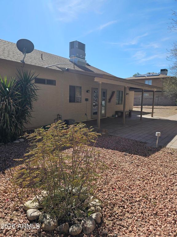 Image 7 of property listing at 830 W AMERICA Street, Wickenburg, AZ 85390