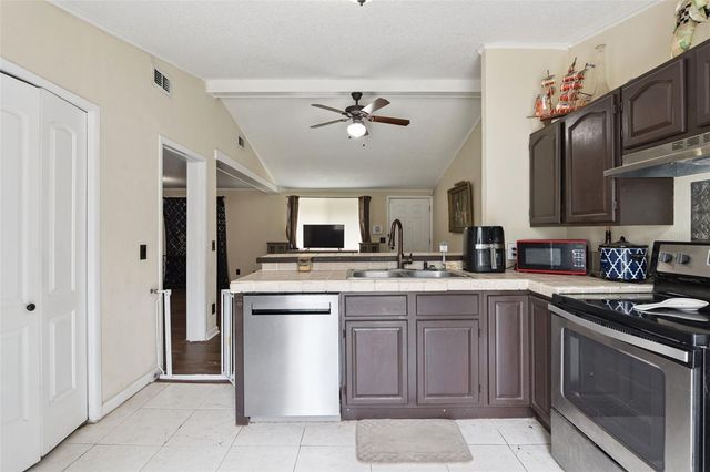 25 W THRUSH STREET, Apopka, FL 32712