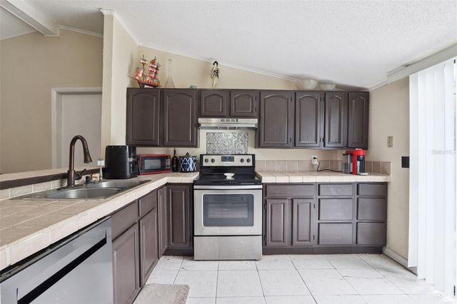 25 W THRUSH STREET, Apopka, FL 32712