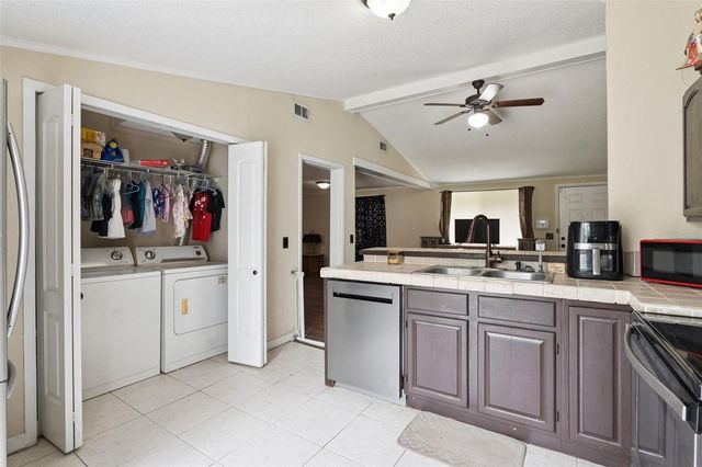 25 W THRUSH STREET, Apopka, FL 32712