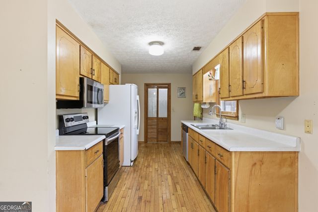 143 Copperhead Road, Cornelia, GA 30531