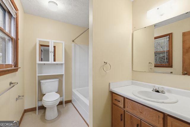 143 Copperhead Road, Cornelia, GA 30531