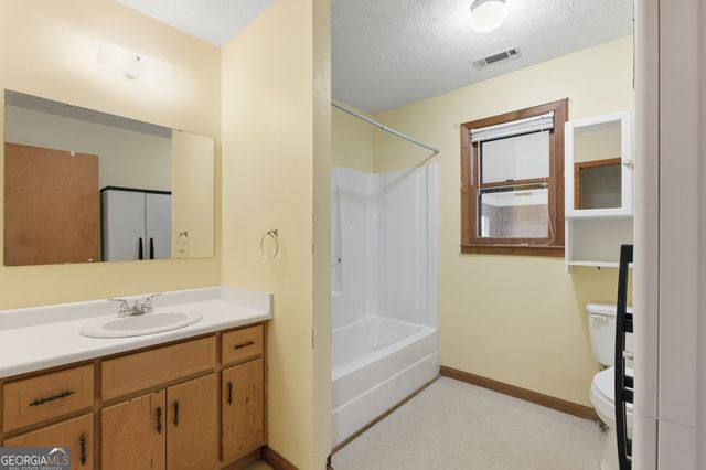 143 Copperhead Road, Cornelia, GA 30531